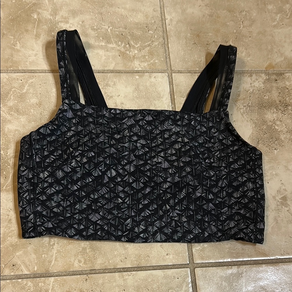 Lululemon Black Geometric Women's Top size 8